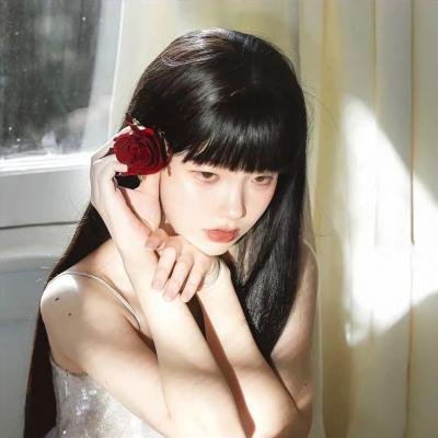 顽皮豹在树林里